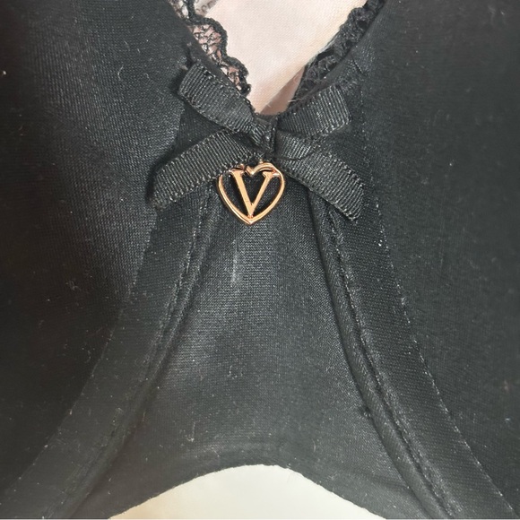 Victoria's Secret Bra Body By Victoria Lined Perfect Coverage Black 40DD - Picture 2 of 10